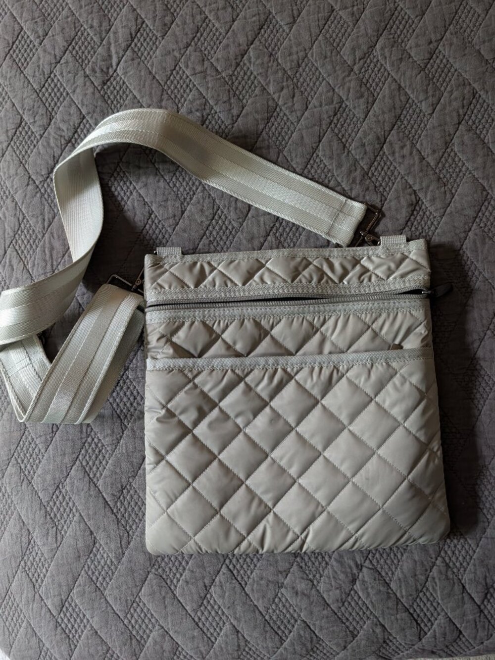 Haute Shore Puffer Quilted Crossbody - Gray